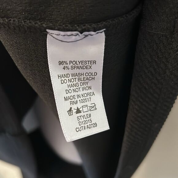 Soprano Women's Black Crew Neck Sleeveless Back Button Mini Dress Size Medium - Picture 3 of 9